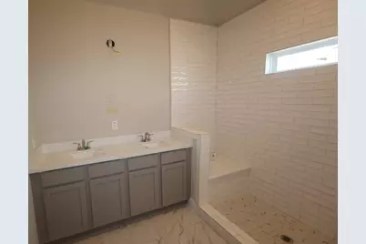 11418 Lucky Falls Drive, Houston, TX 77047 - Photo 8