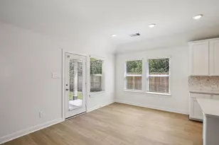 2827 Clapbread Ln, Rosenberg, TX 77471 - Photo 8