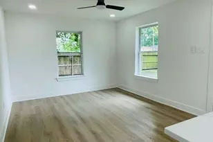 9110 Heatherside St, Houston, TX 77016 - Photo 4