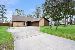 706 Shenandoah Dr, Shenandoah, TX 77381 - Photo 2