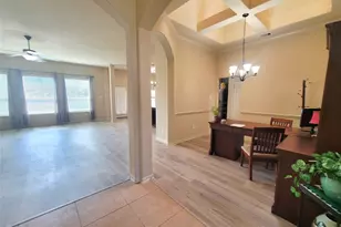 142 Round Lake Dr, Rosenberg, TX 77469 - Photo 2