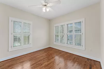 718 Ralfallen Street, Houston, TX 77008 - Photo 10