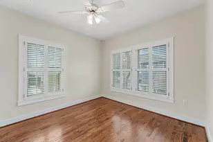 718 Ralfallen St, Houston, TX 77008 - Photo 10