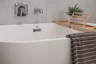 7607 Victory Reserve St, Houston, TX 77088 - Photo 30