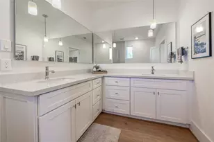 7607 Victory Reserve St, Houston, TX 77088 - Photo 32