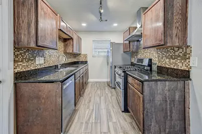 14027 Blue Falls Drive, Sugar Land, TX 77498 - Photo 10