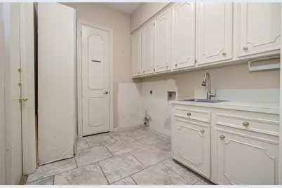 9712 Longmont Drive, Houston, TX 77063 - Photo 30