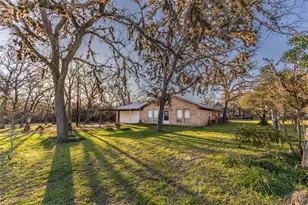 125 Forrest Ln, Brenham, TX 77833 - Photo 4