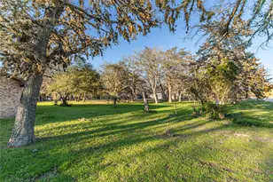 125 Forrest Ln, Brenham, TX 77833 - Photo 6