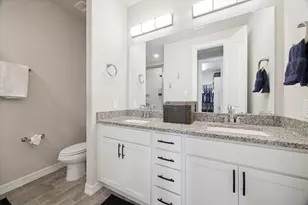 11010 Cres Light Way, Houston, TX 77043 - Photo 12