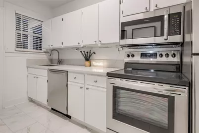 601 Bomar Street #3, Houston, TX 77006 - Photo 14