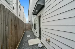 718 W Donovan St, Houston, TX 77091 - Photo 32