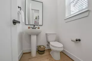 718 W Donovan St, Houston, TX 77091 - Photo 16