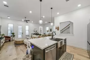 718 W Donovan St, Houston, TX 77091 - Photo 8