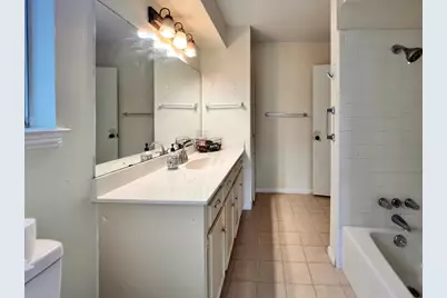 401 Rolling Hills Drive, Conroe, TX 77304 - Photo 16