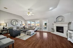 1818 High Falls Ln, Pearland, TX 77581 - Photo 6