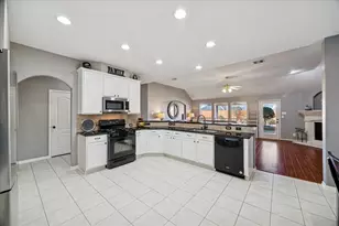 1818 High Falls Ln, Pearland, TX 77581 - Photo 8