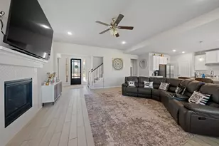 225 Peninsula Pt Dr, Montgomery, TX 77356 - Photo 4