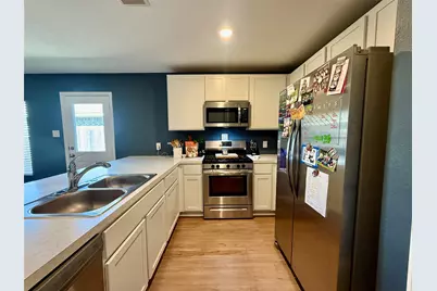 216 Bennett Loop, Angleton, TX 77515 - Photo 2