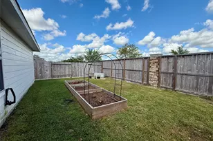216 Bennett Loop, Angleton, TX 77515 - Photo 38