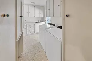 2320 Gramercy St, Houston, TX 77030 - Photo 40