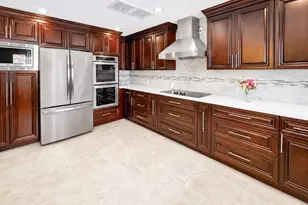 2320 Gramercy St, Houston, TX 77030 - Photo 8