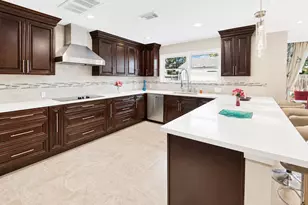2320 Gramercy St, Houston, TX 77030 - Photo 10