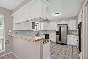 2038 Parkdale Dr, Houston, TX 77339 - Photo 8