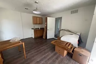 609 Firnat St, Houston, TX 77022 - Photo 4