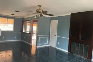 10751 Corona Ln, Houston, TX 77072 - Photo 2