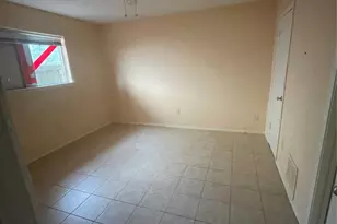 10751 Corona Ln, Houston, TX 77072 - Photo 12