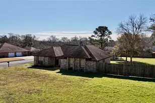 510 Russell Ct, Hallettsville, TX 77964 - Photo 34