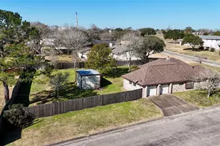 510 Russell Ct, Hallettsville, TX 77964 - Photo 32