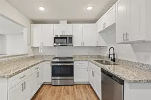 410 S Utah St, La Porte, TX 77571 - Photo 6