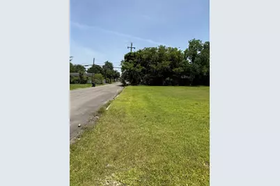 414 W Main Street, Baytown, TX 77520 - Photo 14