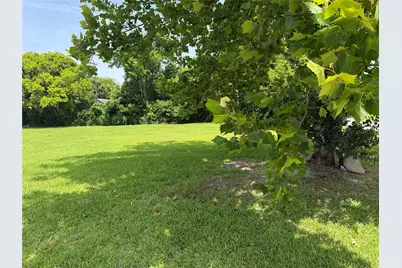 414 W Main Street, Baytown, TX 77520 - Photo 12