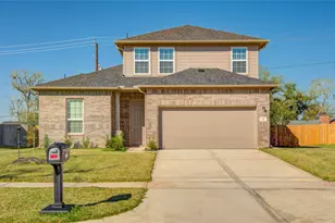 416 Magnolia St, Richwood, TX 77566 - Photo 2