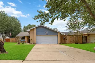 7906 El Capitan Dr, Houston, TX 77083 - Photo 2
