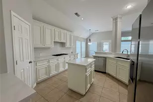 1510 Flanders Field Ln, Sugar Land, TX 77498 - Photo 6
