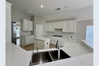 1510 Flanders Field Lane, Sugar Land, TX 77498 - Photo 4