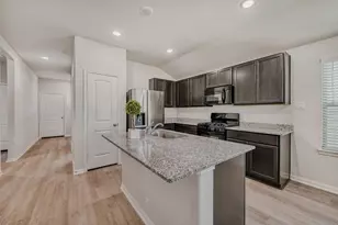 5345 Basquiat Dr, Houston, TX 77048 - Photo 6