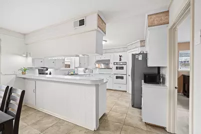 18435 Point Lookout Drive, Houston, TX 77058 - Photo 10