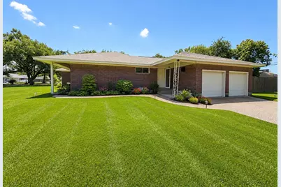 807 W Murrill Street, Baytown, TX 77520 - Photo 2