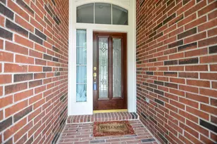4222 Lakeshore Forest Dr, Missouri City, TX 77459 - Photo 2