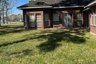 320 Commerce Ln, Highlands, TX 77562 - Photo 4