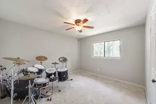 8010 Pinyon Creek Ct, Houston, TX 77095 - Photo 24
