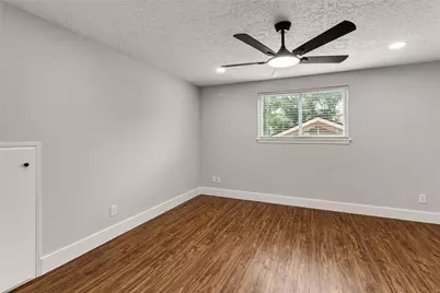 9639 Springview Lane, Houston, TX 77080 - Photo 10