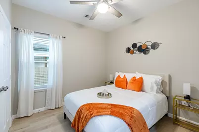 4661 Clover Street #B, Houston, TX 77051 - Photo 16