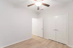 7 E Deer River Circle, The Woodlands, TX 77389 - Photo 32