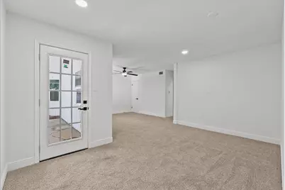 8011 Richmond Avenue, Houston, TX 77063 - Photo 14